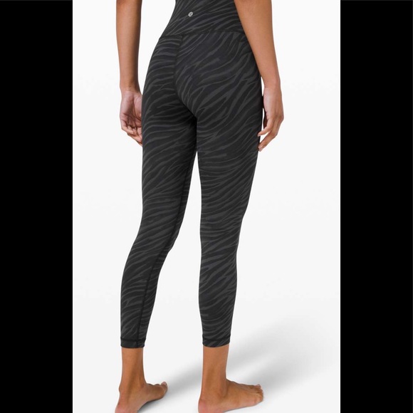 Lululemon Wunder Under High Rise 25” Luxtreme - Picture 1 of 8